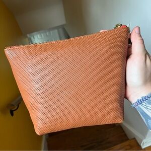 universal thread clutch pouch